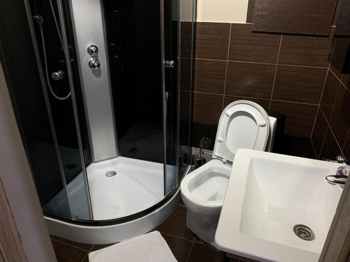 Deluxe Plaza Hotel Almaty Luaran gambar