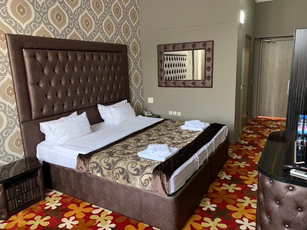 Deluxe Plaza Hotel Almaty Luaran gambar