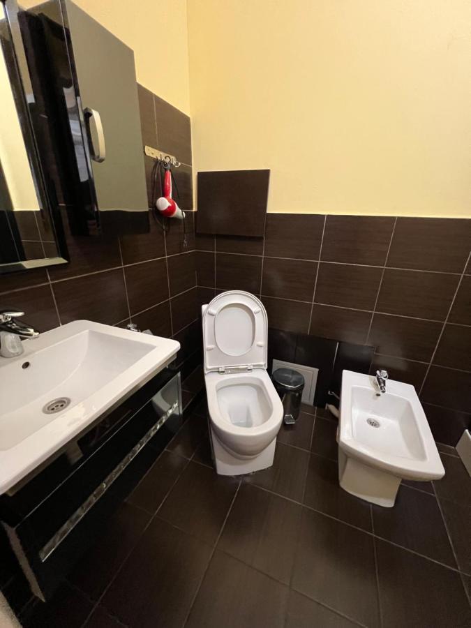 Deluxe Plaza Hotel Almaty Luaran gambar