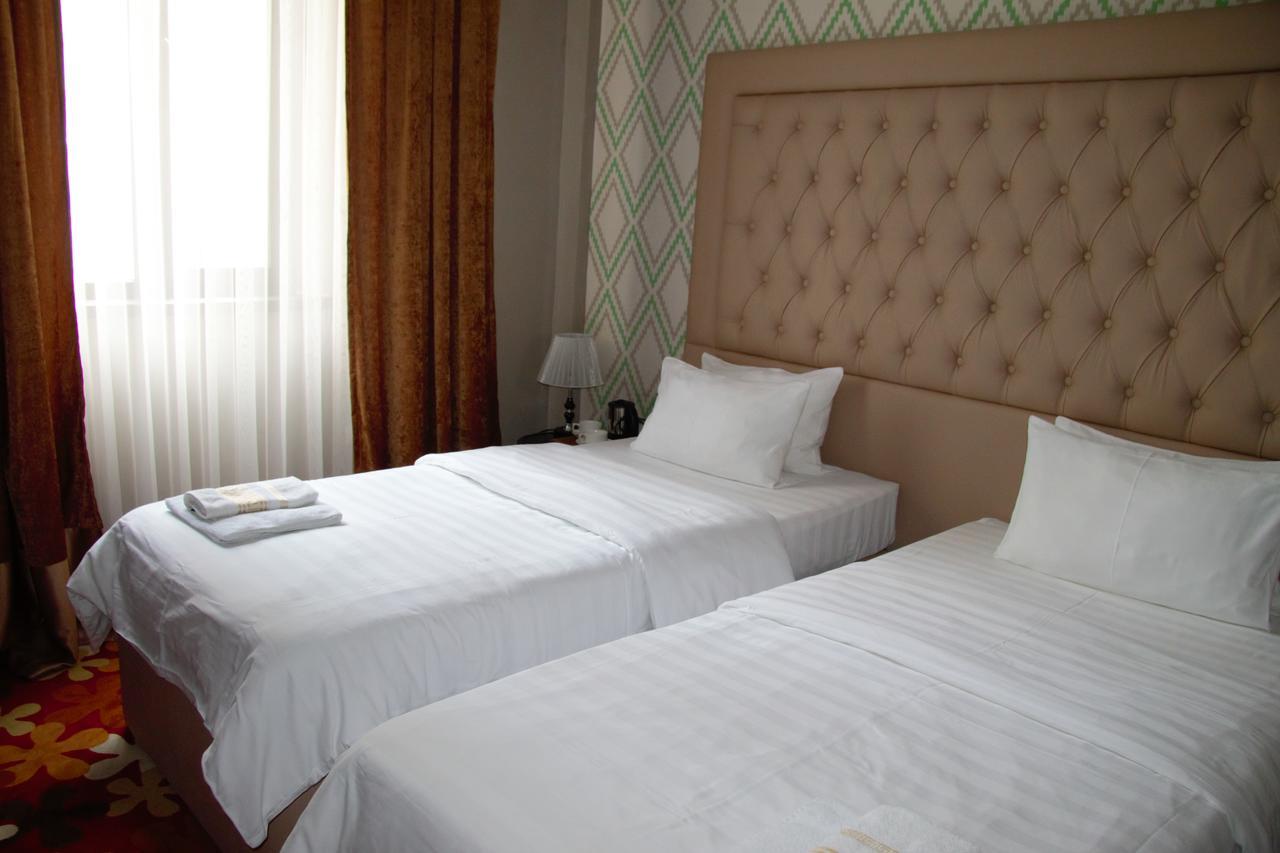 Deluxe Plaza Hotel Almaty Luaran gambar